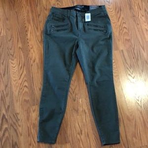 Torrid NWT olive green Sky High Skinny jeans 14 R